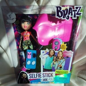 Bratz Selfie Stick + Jade Doll